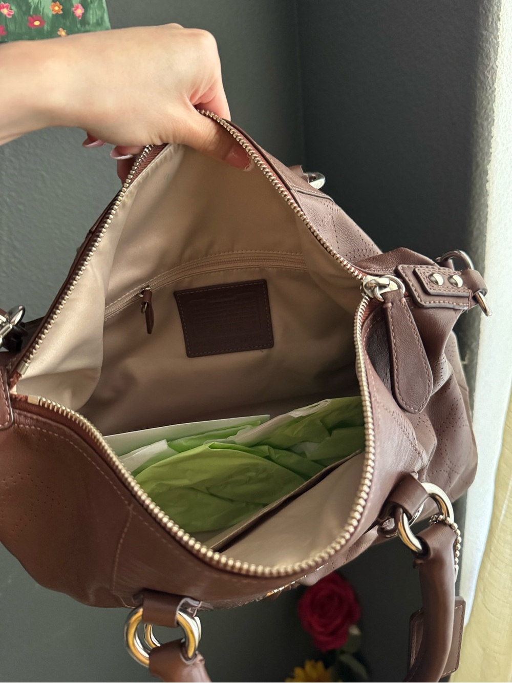 Y2K Vintage Coach Chocolate Brown Ashley Perforated C Bag - Picture 5 of 5